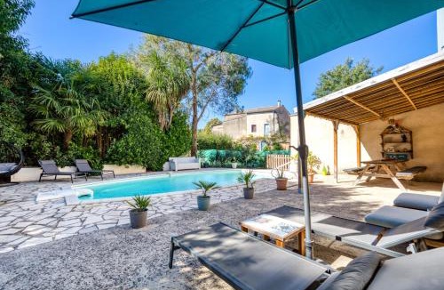 Villemagne-l'Argentiere House | Maison Sur La Mare