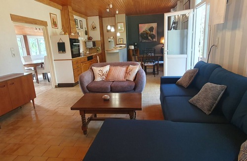 Montvalent House | Maison sur un Terrain Boisé, Proche Rocamadour