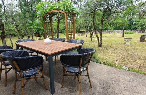 Montvalent House | Maison sur un Terrain Boisé, Proche Rocamadour