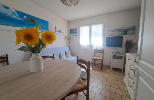 Biscarrosse Plage House | Maison T2 cabine à Biscarrosse Plage, proche des commerces et de la mer - FR-1-521-90
