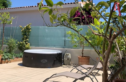 Saint-Martin Cabin | Maison T4 Clim Jardin et Jacuzzi à Montpellier sud