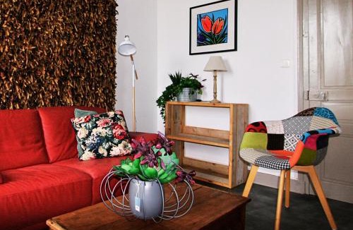 Chateauneuf-la-Foret Apartment | Maison Tarrade