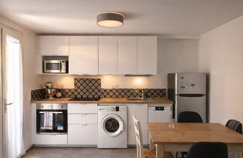 Vals-les-Bains Condo | Maison Thany garden apartment