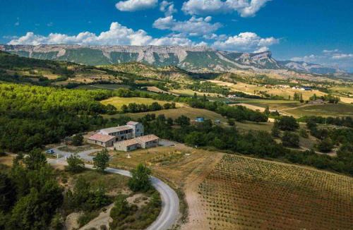 Laragne-Monteglin House | Maison Time-out