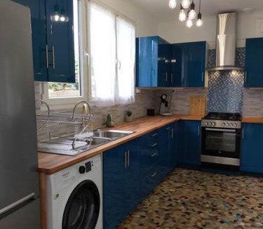 Saint-Benoit-du-Sault House | maison tout confort avec piscine