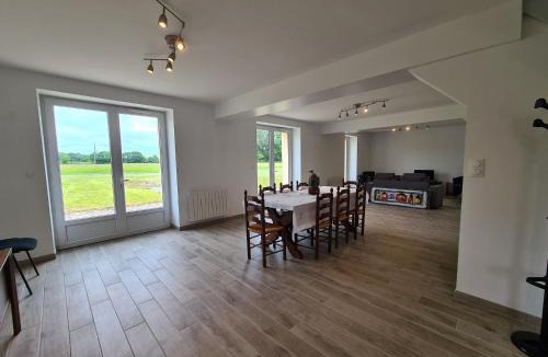 Montierchaume House | Maison tranquille avec jardin, proche Châteauroux, 4 ch., 3 sdb, terrasse, barbecue, parking - FR-1-591-358