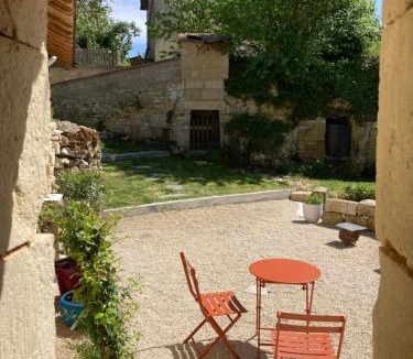 Deneze-sous-Doue House | Maison troglodyte La Hulotte