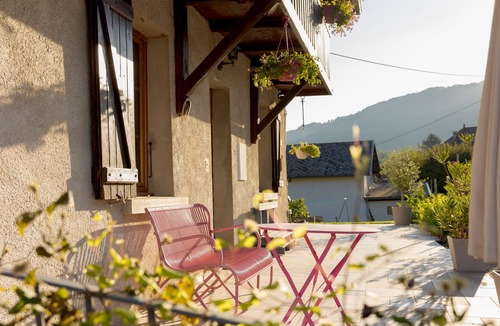 Saint-Bueil Villa | Maison Typique Dauphinoise 8/9 Personnes Entre Lacs et Montagnes
