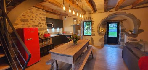 Marmanhac House | Maison typique des monts du Cantal