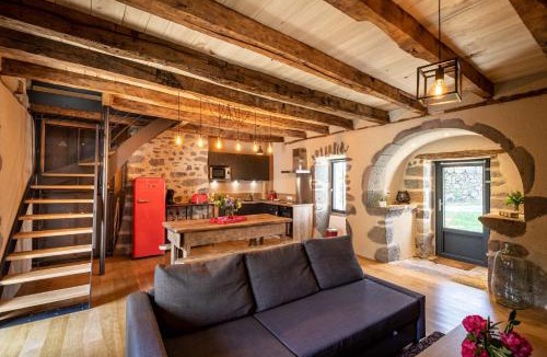 Marmanhac House | Maison typique des monts du Cantal