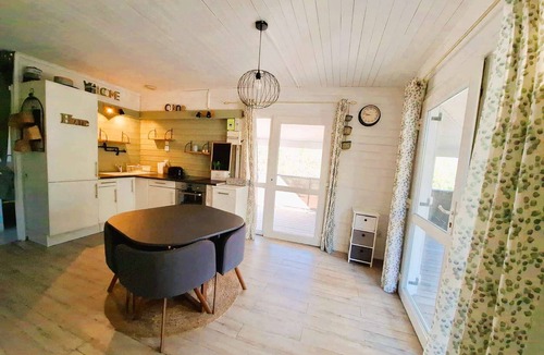 Gassin Ski Chalet | Maison une chambre climatisée proche de St Tropez