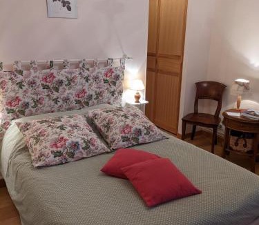 Saint-Loup-de-Naud Bed & Breakfast | Maison Vérosia