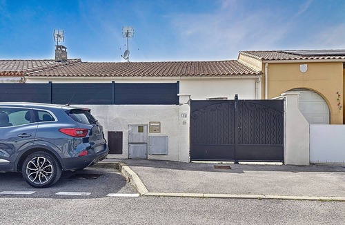 Lunel House | Maison Valoma by Interhome