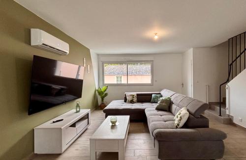 Clermont-Creans House | Maison Verde - Maison moderne cozy avec extérieur