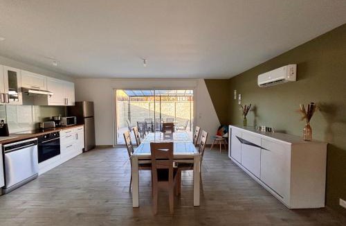 Clermont-Creans House | Maison Verde - Maison moderne cozy avec extérieur