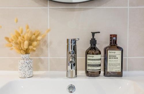 Brive-la-Gaillarde Apartment | Maison Victoire