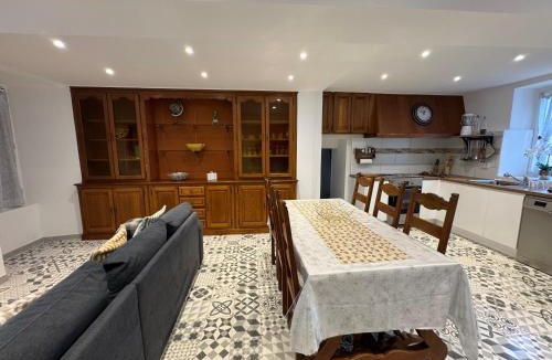 Montdauphin House | Maison vintage à Montdauphin