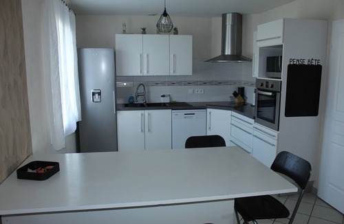 Artonne House | Maison vue Chaine des Puys