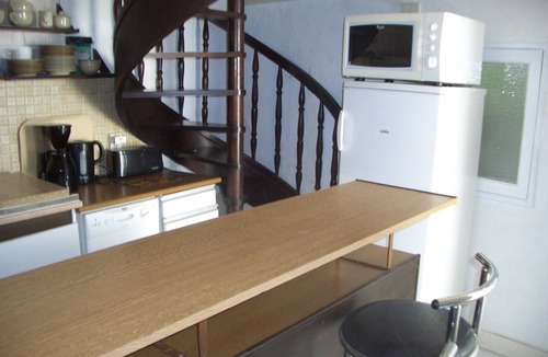 Saulx-les-Chartreux House | Maisonette for 5 people - with heated pool in summer