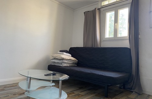 Saint-Louis House | MAISONETTE-House-Classic-Wet room-Street View