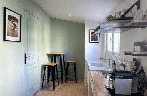 Begles House | Maisonette with garden