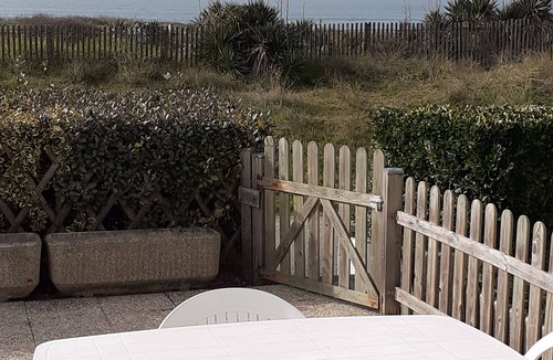 Barbatre House | Maisonette with terrace 20 metres from the beach