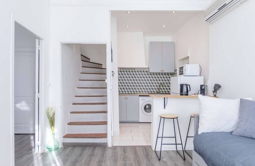 4th Arrondissement Villa | MaisonMars La Maison de Famille