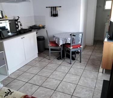 Saint-Michel-en-l'Herm Apartment | Maisonnée avec une chambre