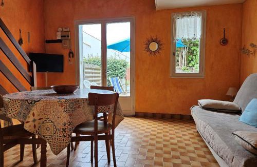 La Faute-sur-Mer House | Maisonnette à 150m de la plage, parking privé - FR-1-476-8