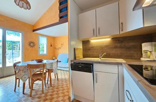 La Faute-sur-Mer House | Maisonnette à 150m de la plage, parking privé - FR-1-476-8