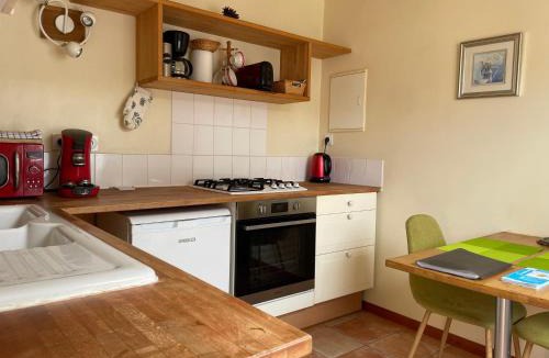 Etables-sur-Mer House | Maisonnette à Etables : La Jaune