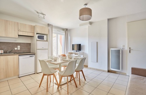 Aigues-Mortes Condo | Maisonnette Abordable et Climatisée + Parking