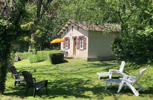 Saint-Perdoux House | Maisonnette au Calme. Idéale en Famille ou Entre Amis. Animaux Acceptés!
