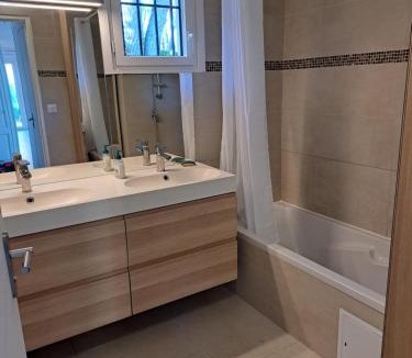 Les Baraques Apartment | Maisonnette au milieu des pins