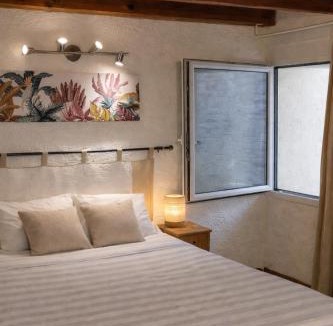 Saint-Montan Apartment | Maisonnette avec piscine - sud Ardèche