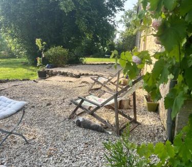 Cubnezais Apartment | Maisonnette avec terrasse de la Bellue