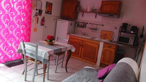 Sabran Apartment | Maisonnette climatisée avec jardin
