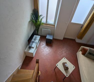 Villiers-sous-Grez Apartment | Maisonnette cosy Côté forêt