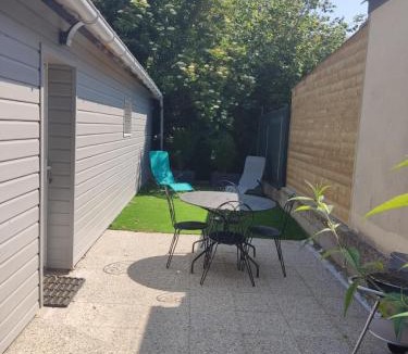 Dol-de-Bretagne Apartment | maisonnette cosy bien située