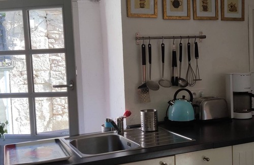 Semur-en-Auxois House | maisonnette du bateau lavoir