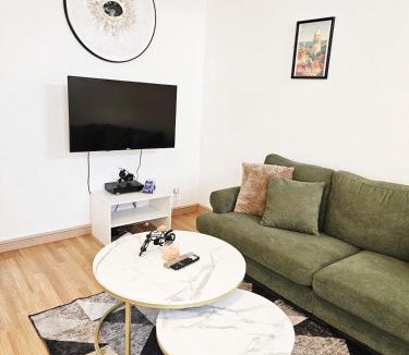 Outreau Apartment | Maisonnette en duplex avec Jardin-Babyfoot et Billard
