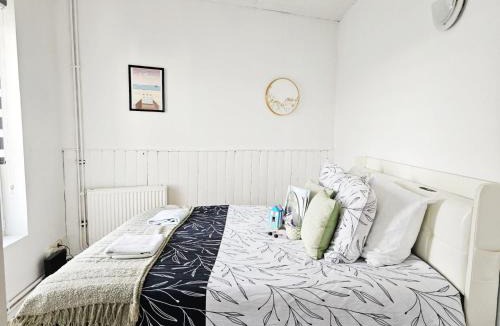 Outreau Apartment | Maisonnette en duplex avec Jardin-Babyfoot et Billard
