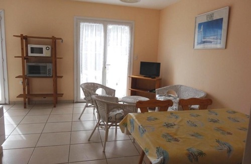 La Faute-sur-Mer House | Maisonnette ensoleillée, à 100m de la plage, animaux sur demande - FR-1-476-45