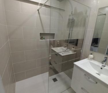 Ivry-port Apartment | Maisonnette entière