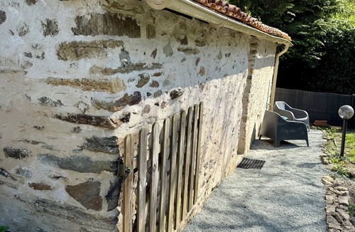 Breuil-Barret House | Maisonnette facing the animals