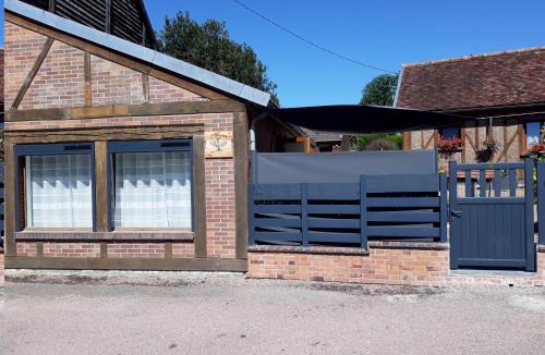 La Loge-aux-Chevres Apartment | Maisonnette L'Olivier