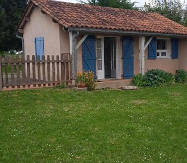 Orgedeuil House | Maisonnette "Les Volets Bleus"