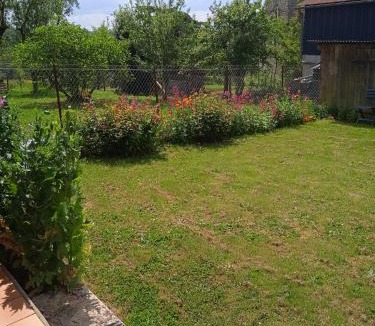 Orgedeuil House | Maisonnette "Les Volets Bleus"