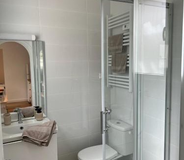 Castres Apartment | Maisonnette Proche Gare & Centre l Jardin l Clim