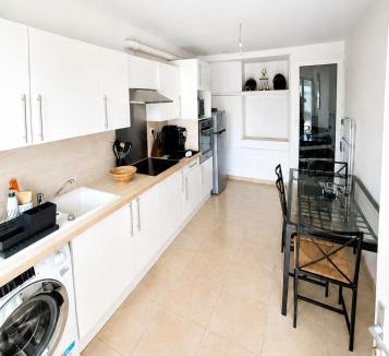 Saint-Barnabe Apartment | Maisonnette rénovée avec cour, clim et métro à 5 min